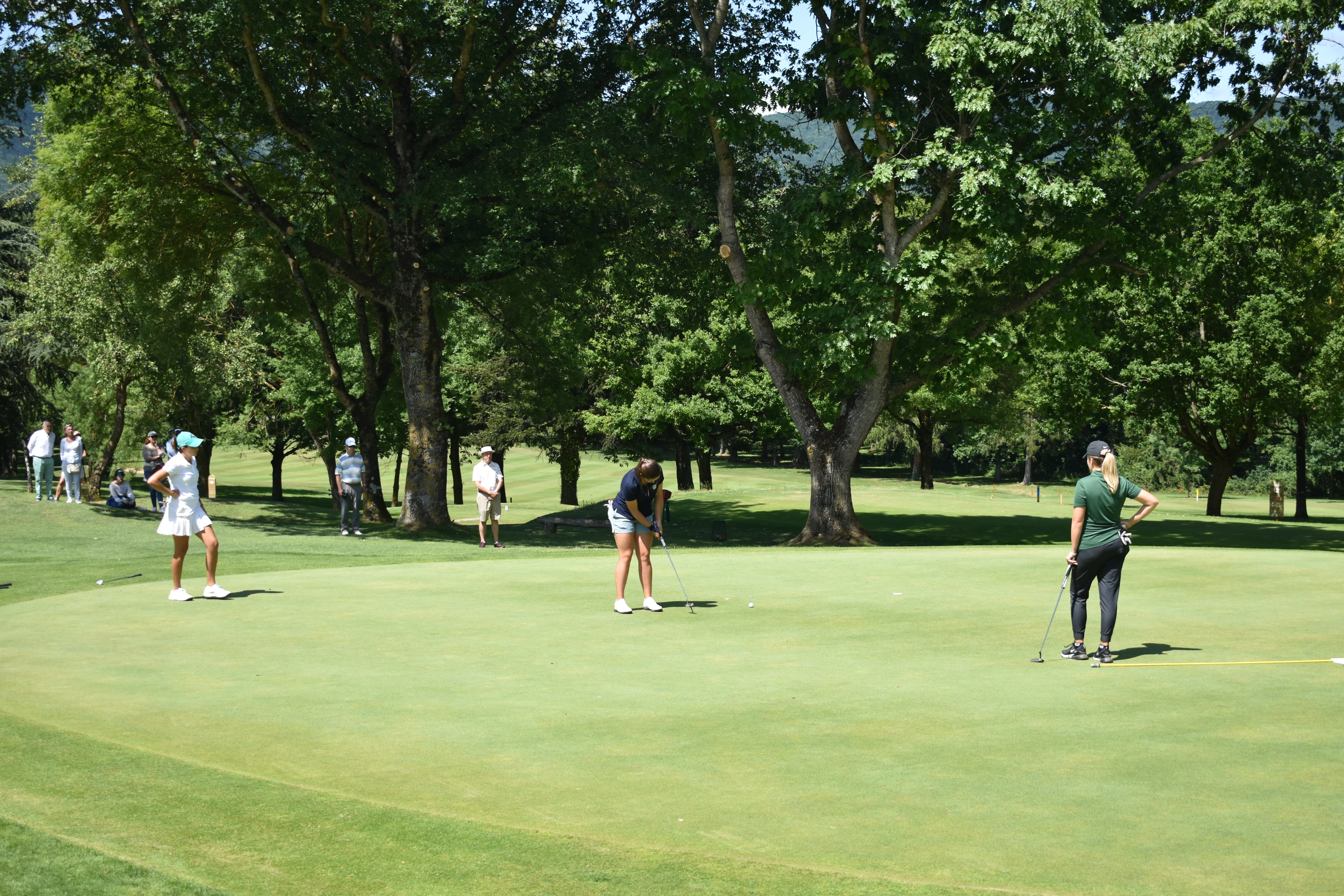 Nueva jornada para los golfistas navarros en el circuito